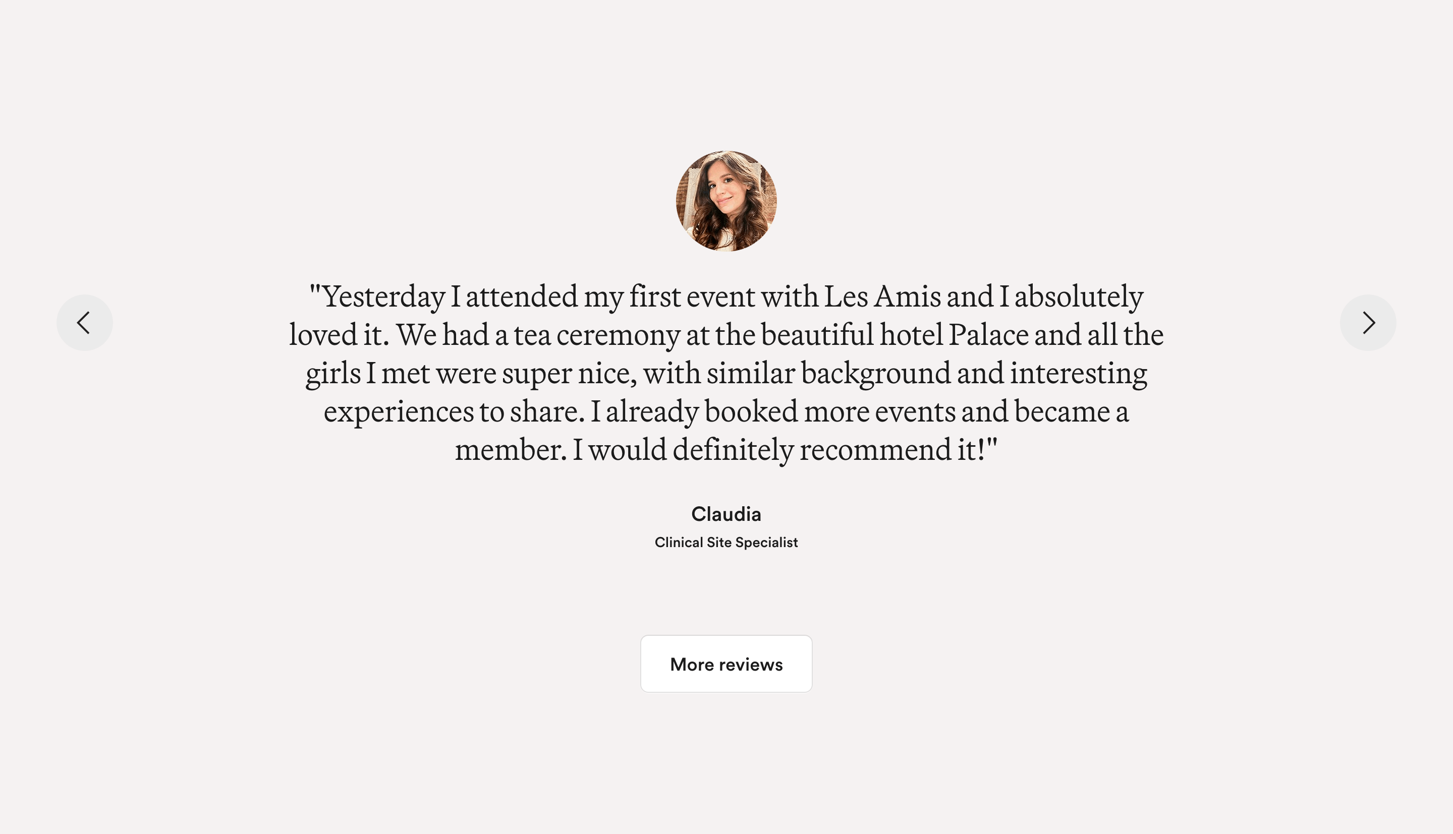 Les Amis Reviews Carousel Design